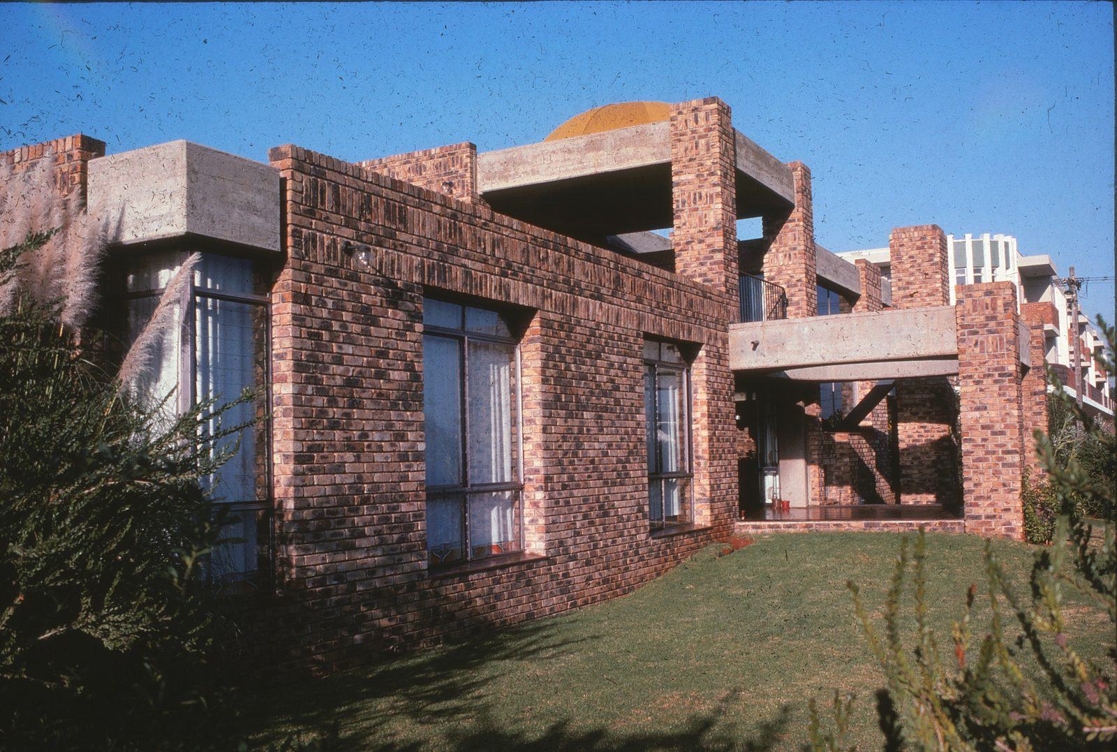 House & Studio Tayob
