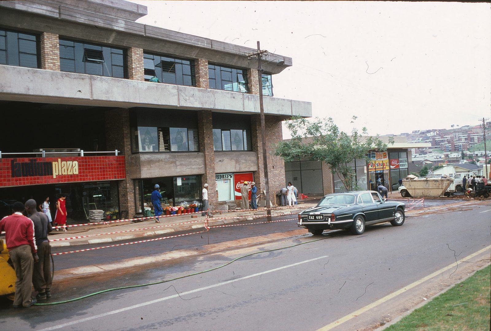 Laudium Plaza – image 2